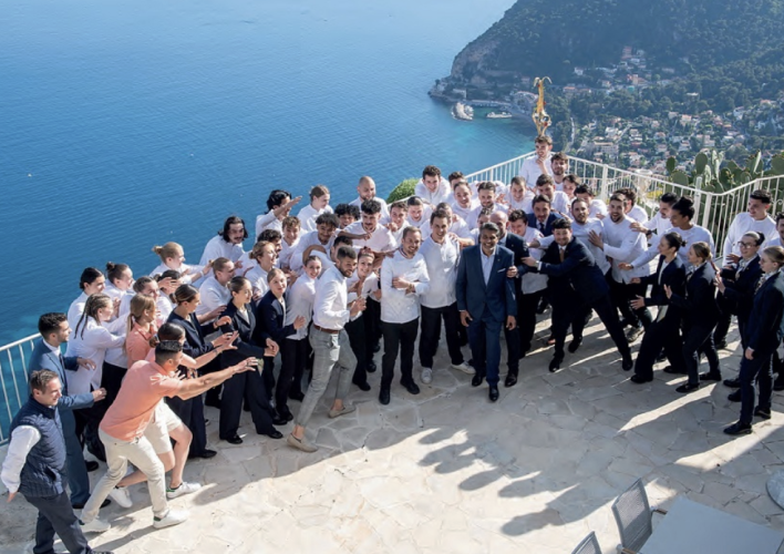 While the village of Èze captivates visitors from around the world with its beauty, gourmets are drawn to La Chèvre d’Or and its outstanding cuisine.